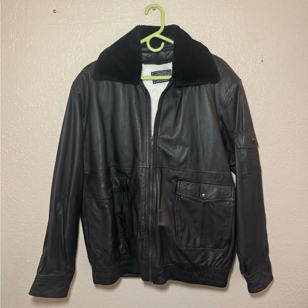 Men's Vintage Black Leather Bomber Jacket